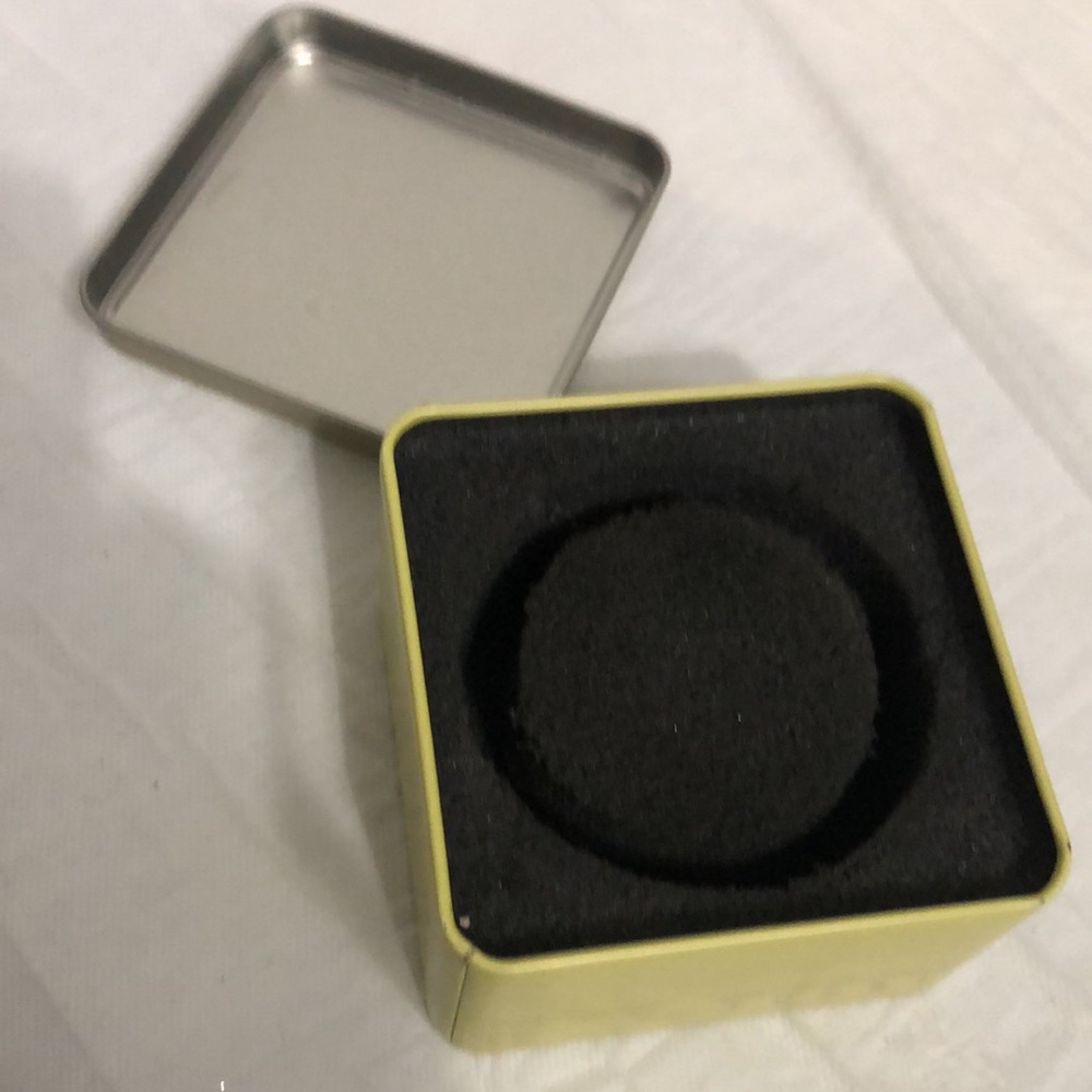 Fossil Metal Tin Watch Box - Picture 4 of 4